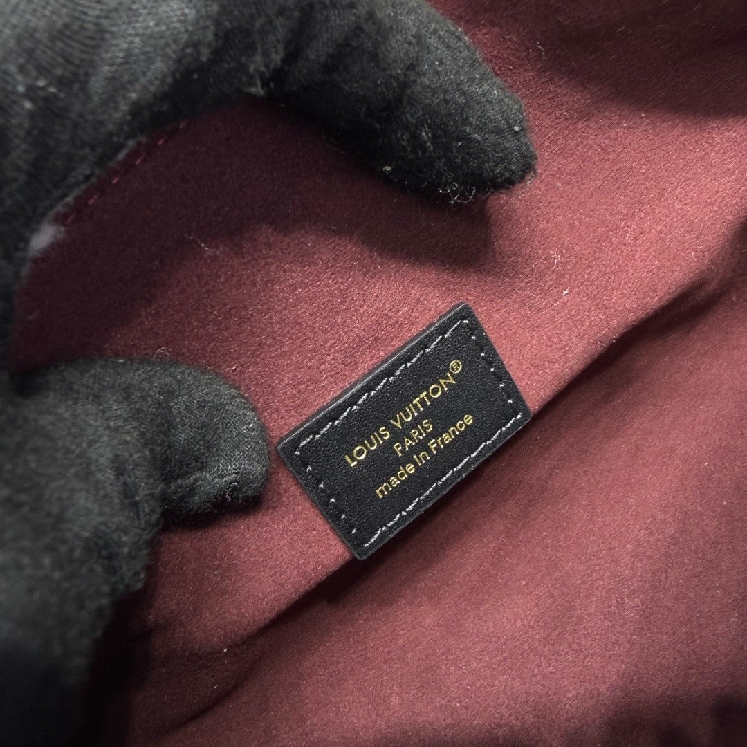 Pochette Mia