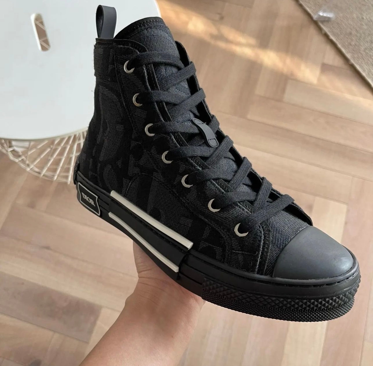 B23 Sneaker