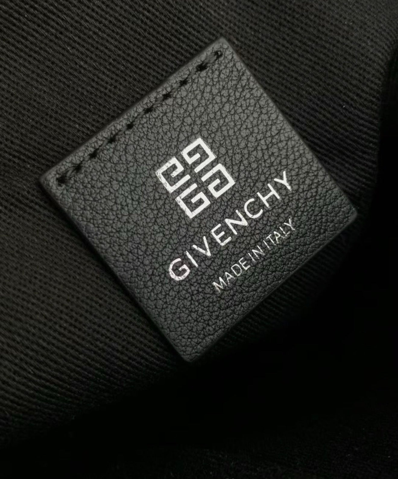 Nano Voyou