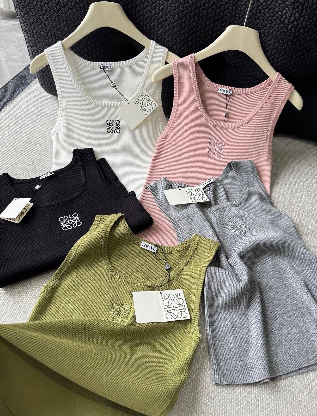 Logo Vest