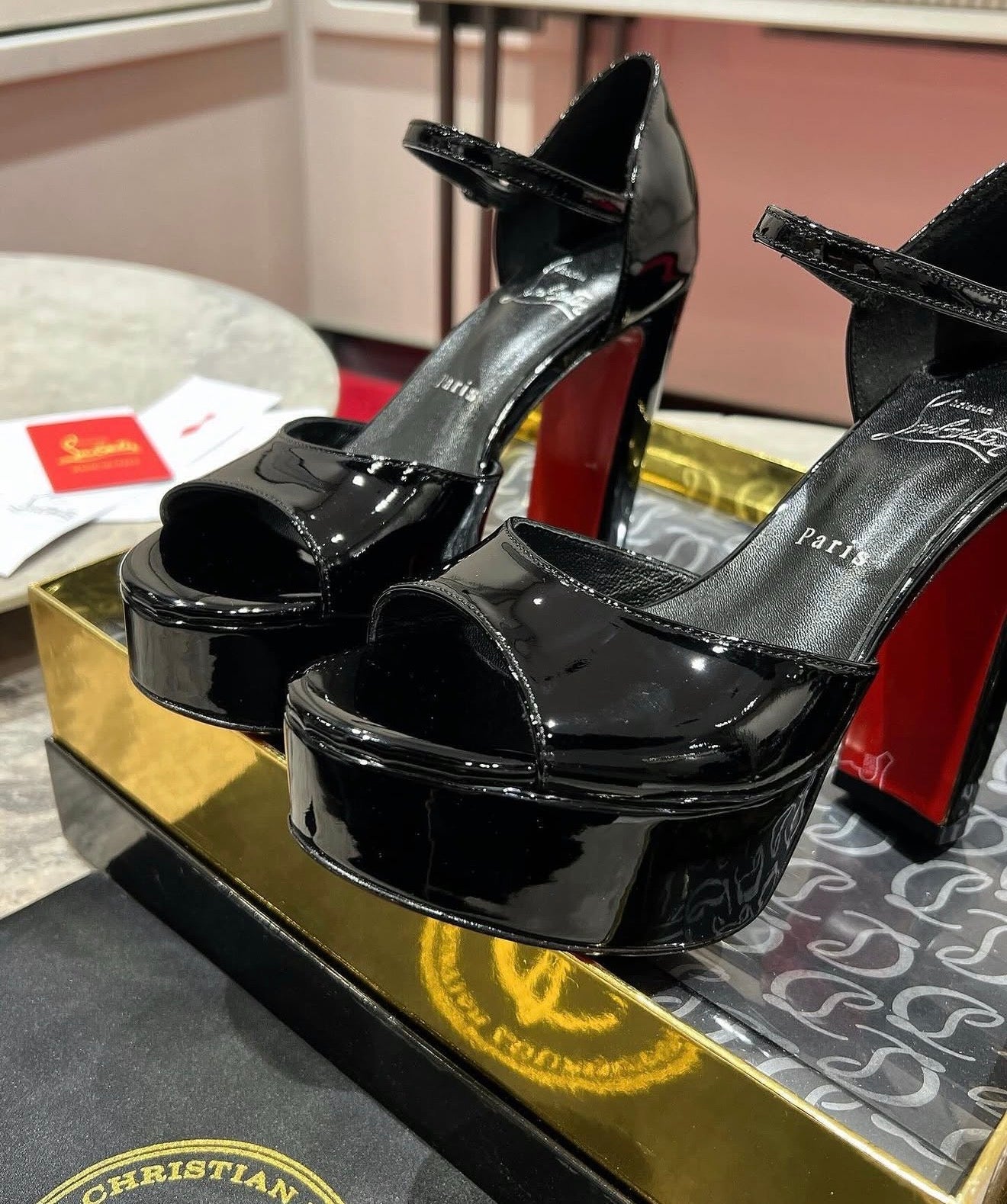 Sandaloo Sandals