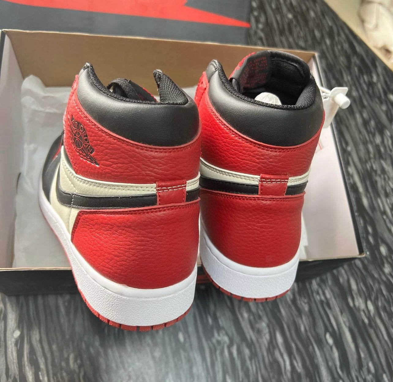 AJ 1