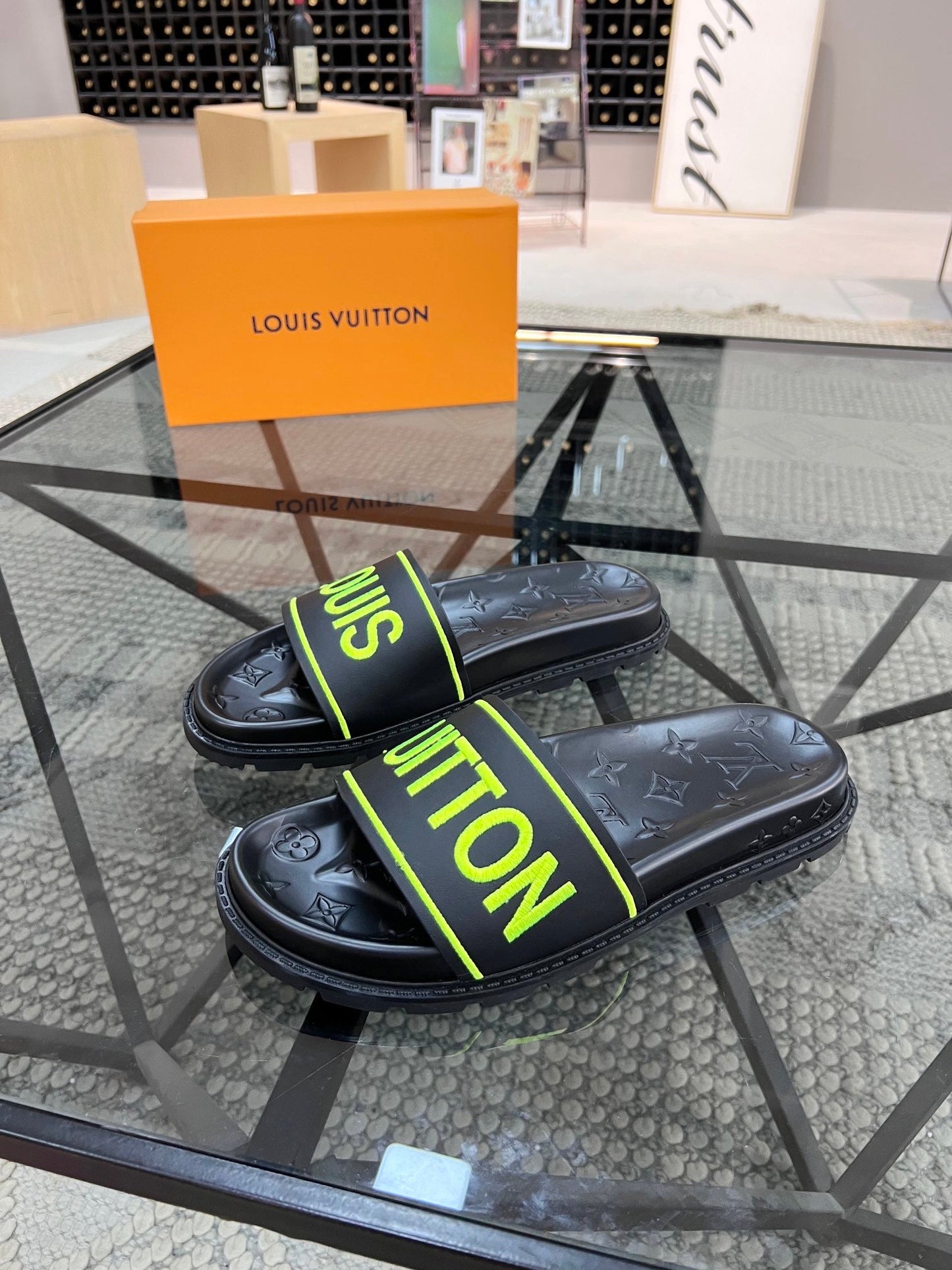 Logo Slides