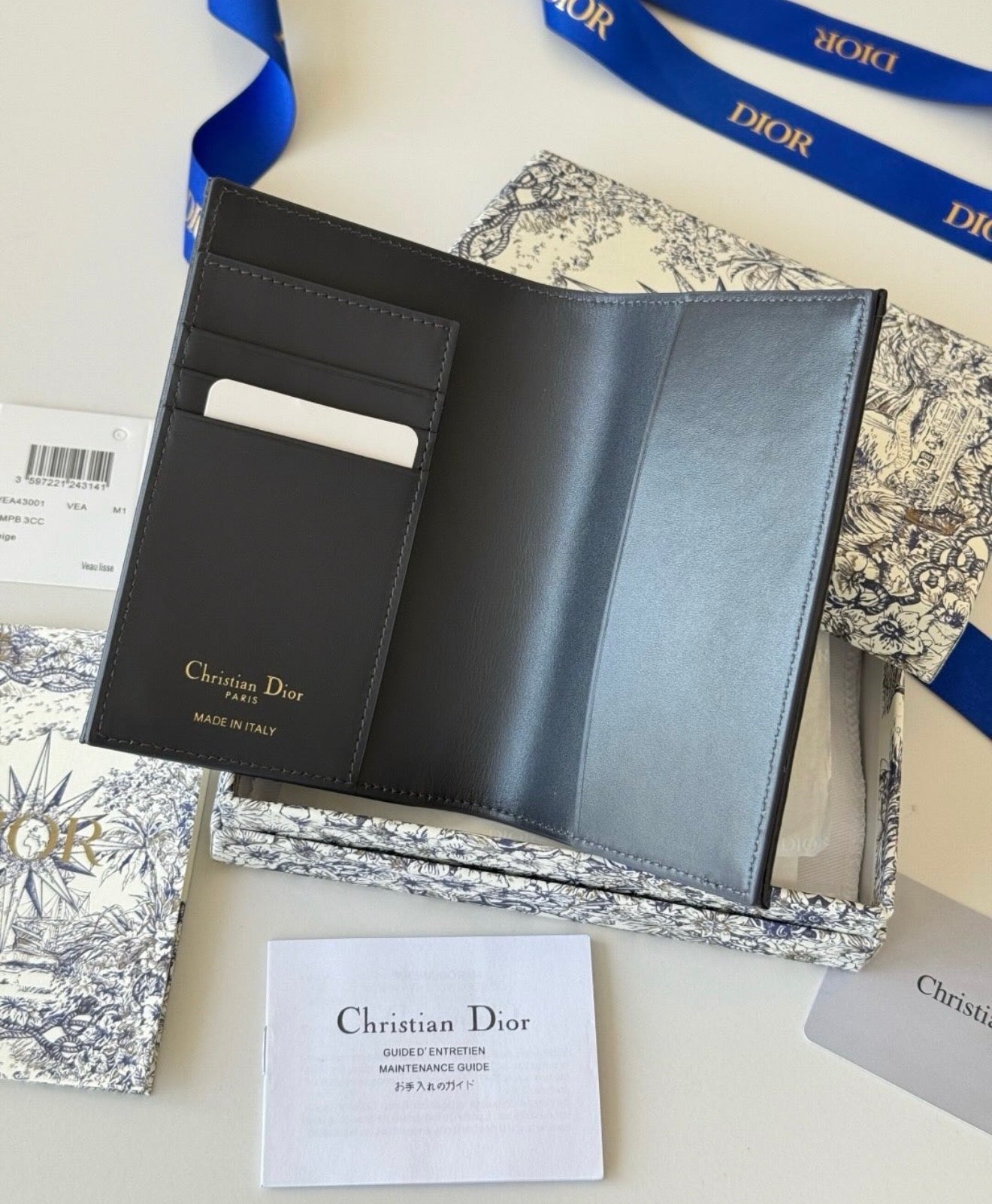 Oblique Passport Cover
