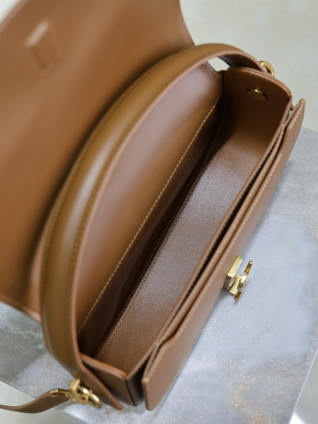 Voltaire Top Handle