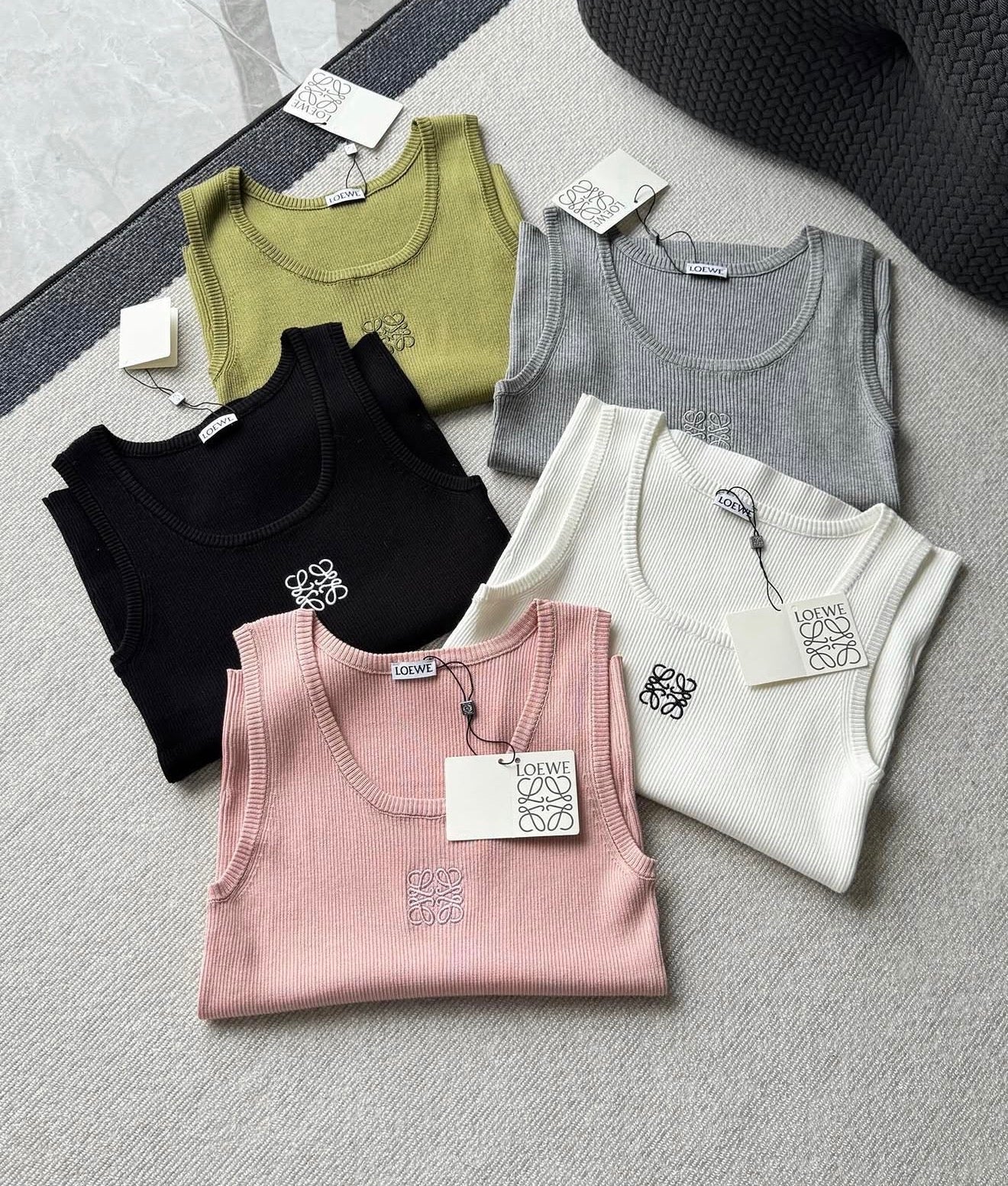 Logo Vest