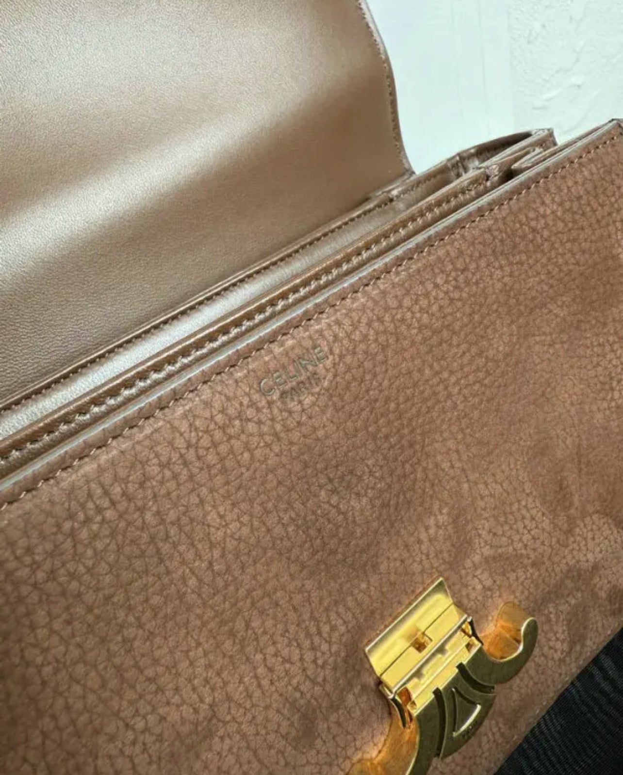 Triomphe Suede