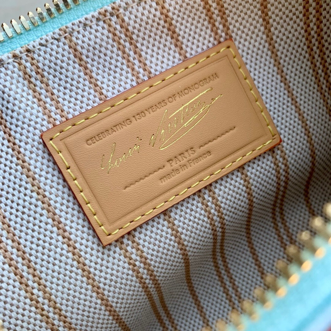 Hills Pochette