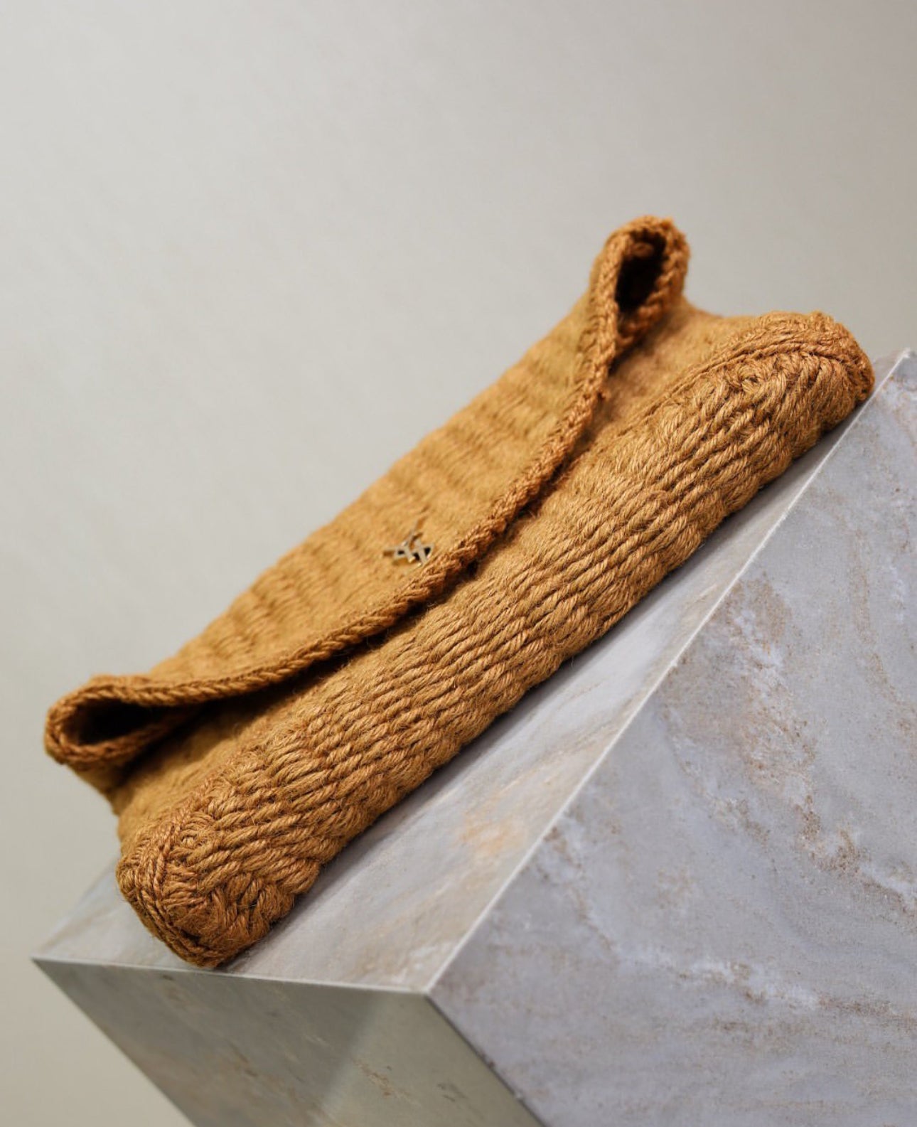 Cassandre Envelope Pouch