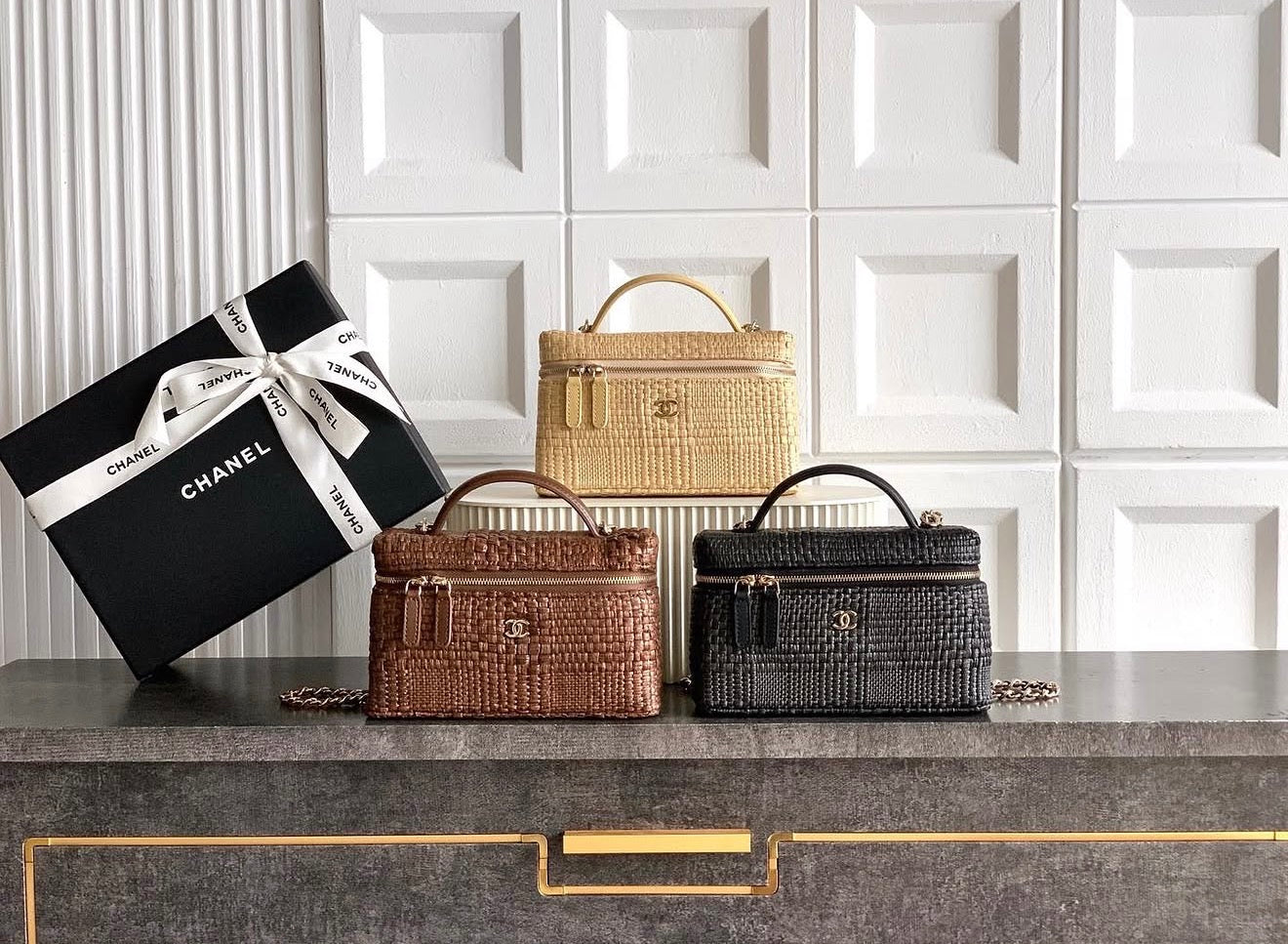 Trendy Vanity Raffia
