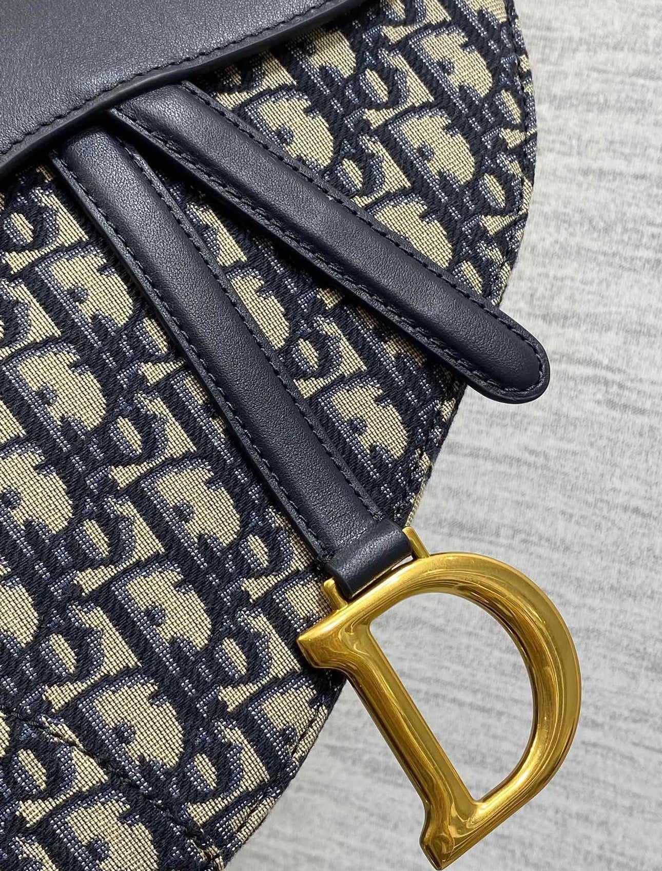 Saddle Crossbody Bag