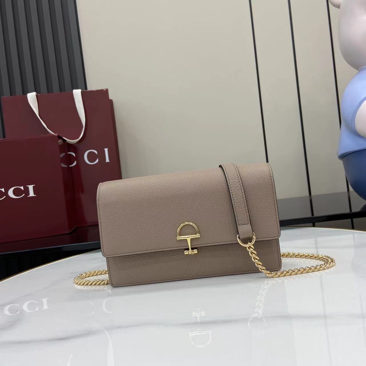 Half Horsebit Chain Bag