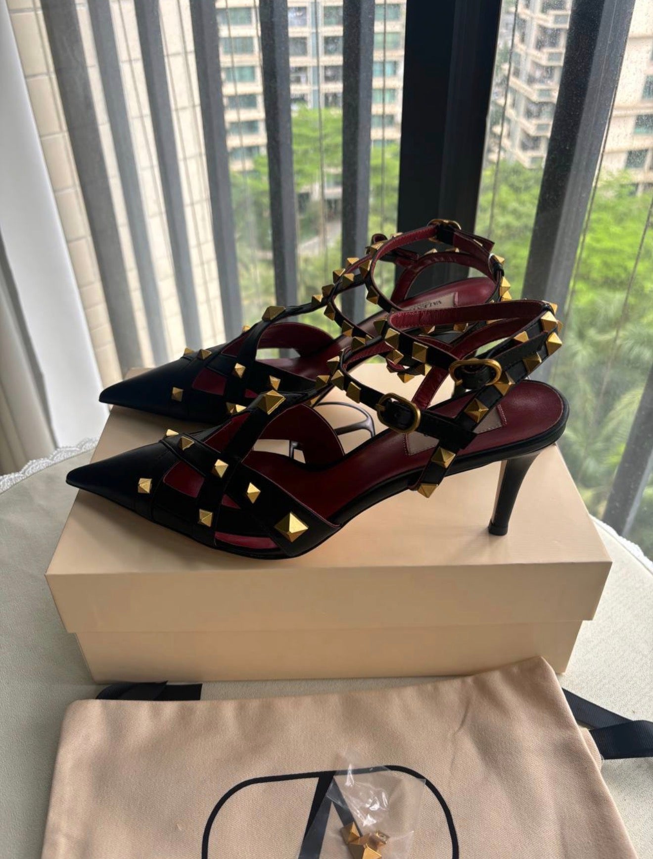 Studdy Pumps