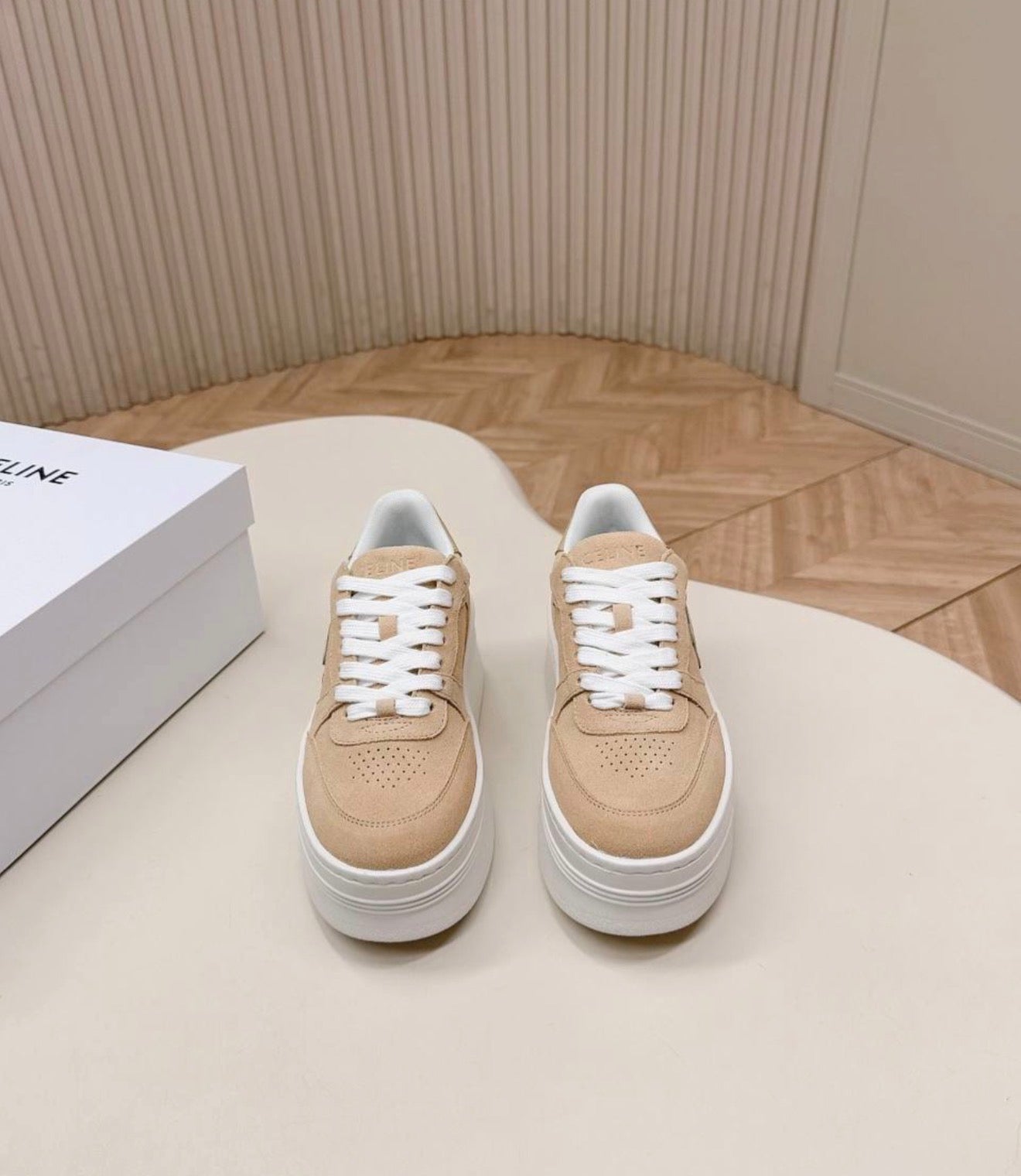 Triomphe Trainers
