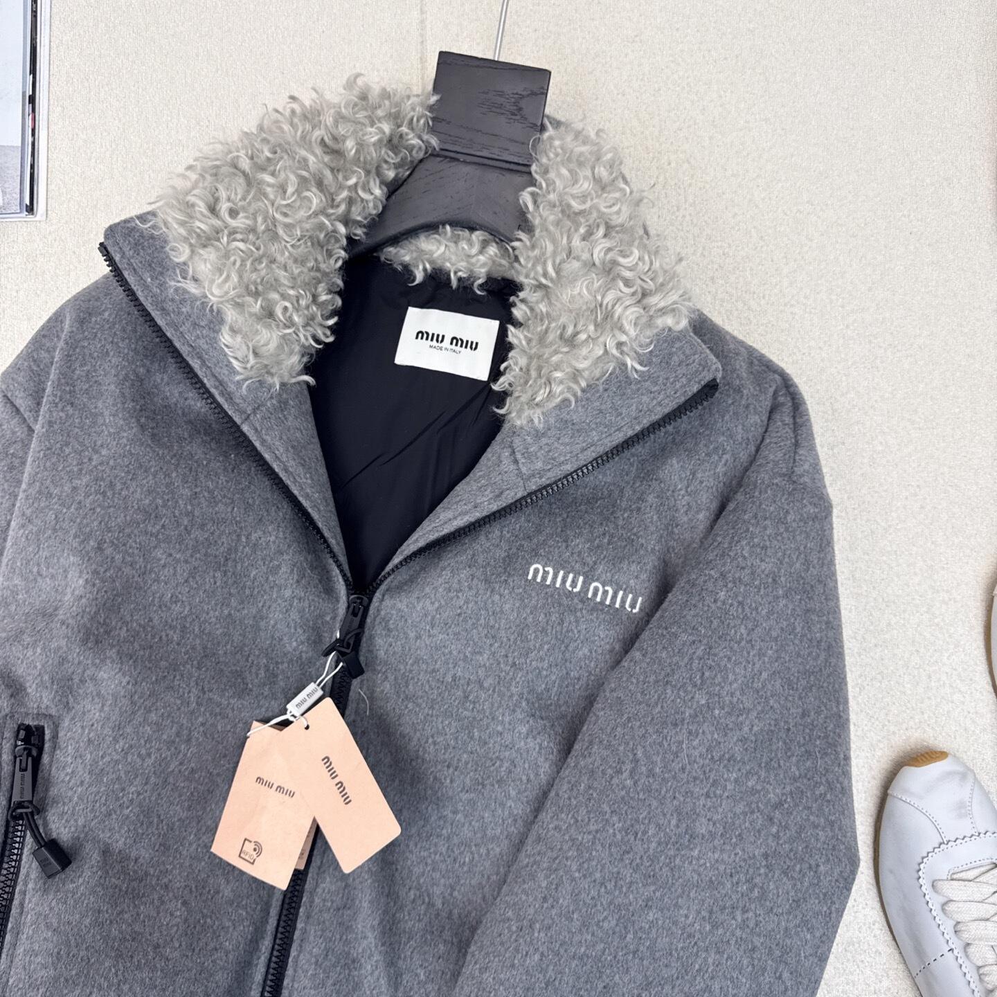 Logo Jacket