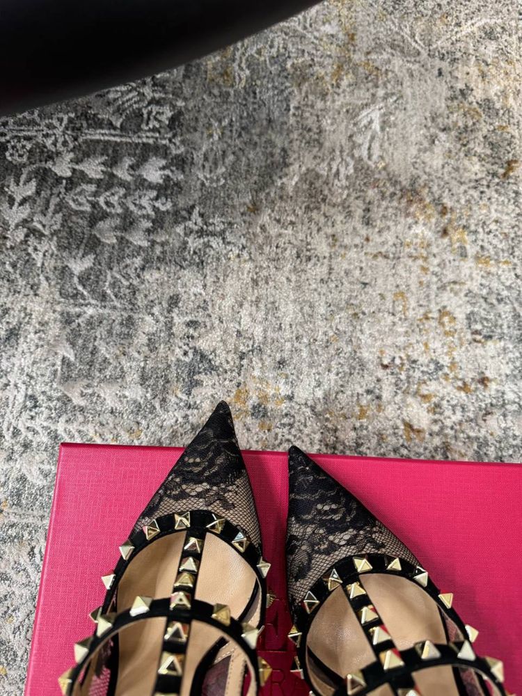 Lace Pumps