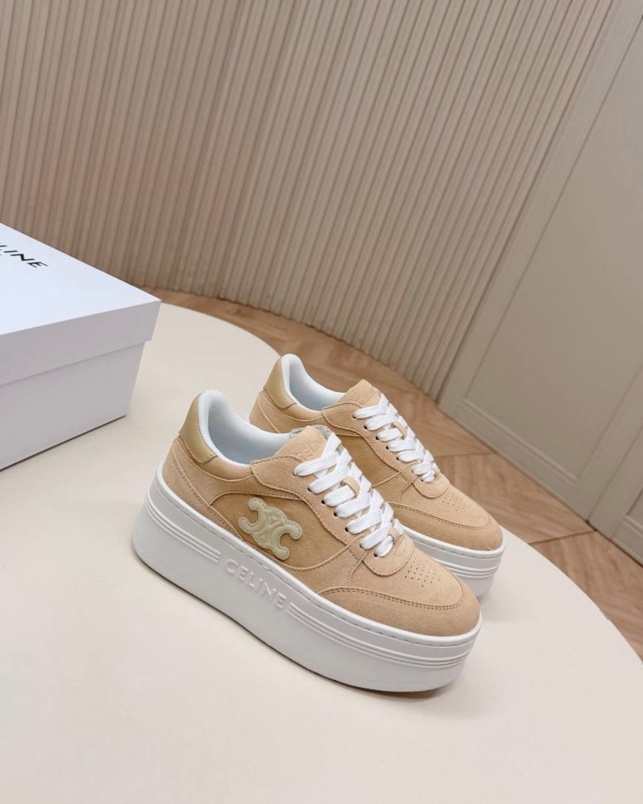 Triomphe Trainers