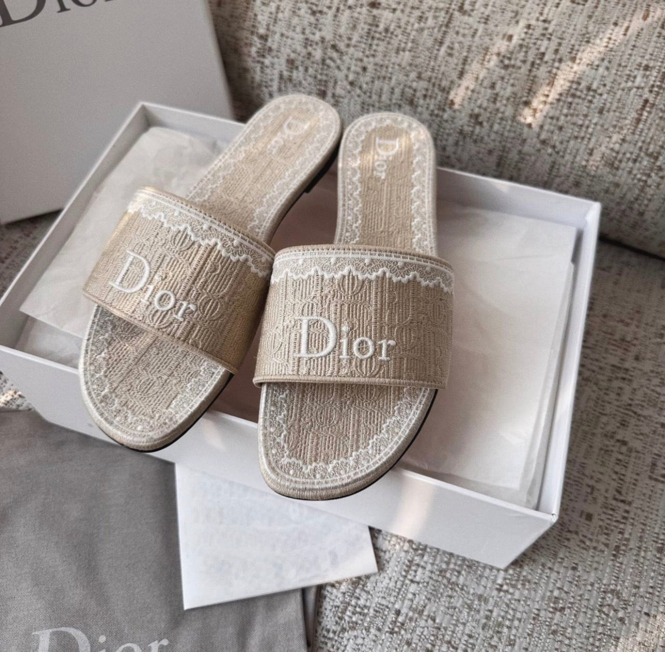 Dway Mules