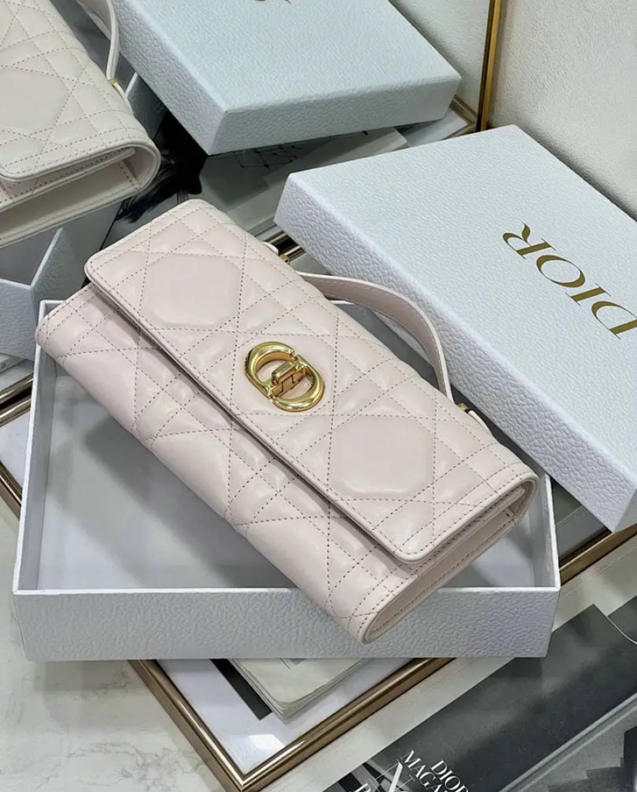 Caro Top Handle