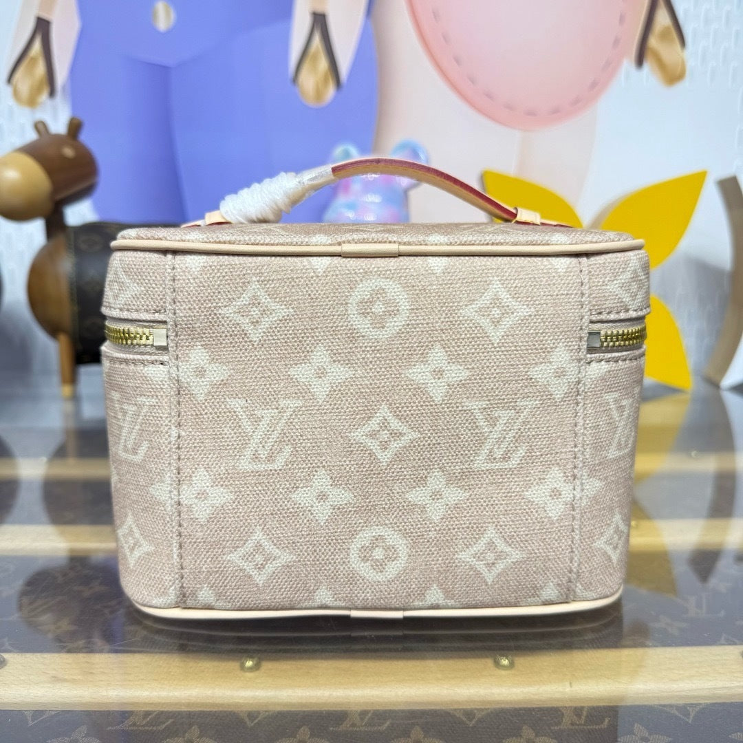 Vanity Chain Pouch