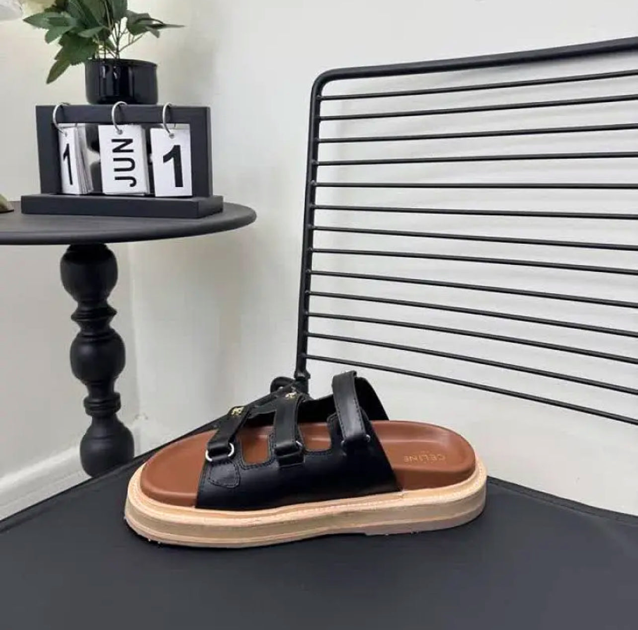 Triomphe Sandals