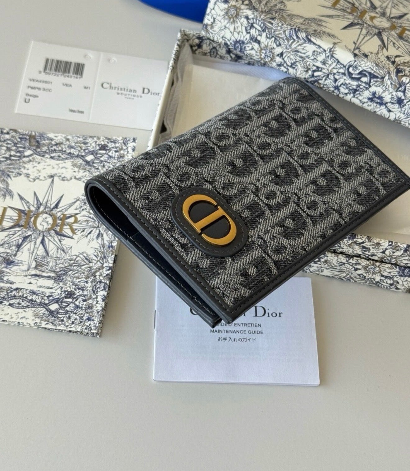 Oblique Passport Cover
