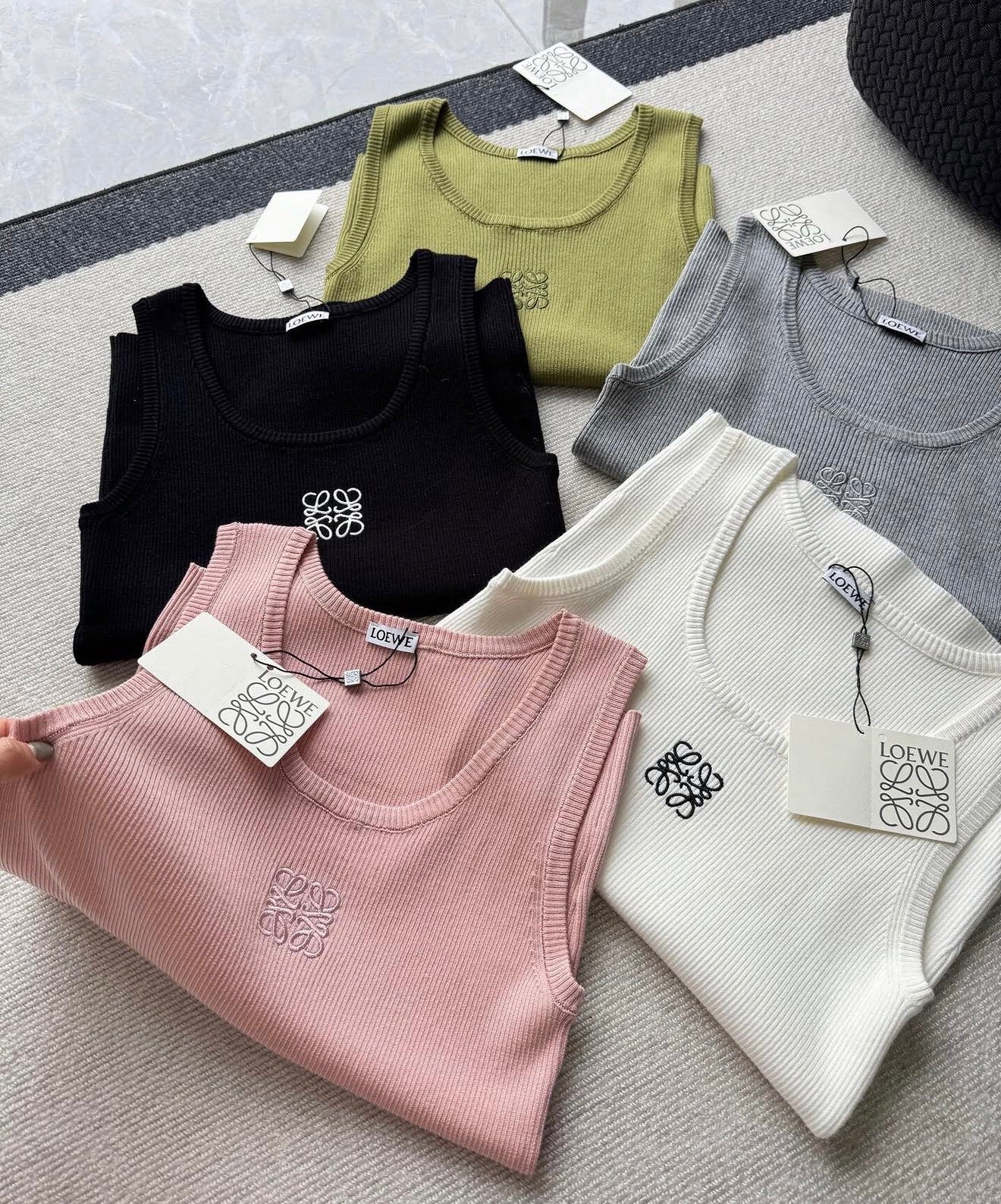 Logo Vest