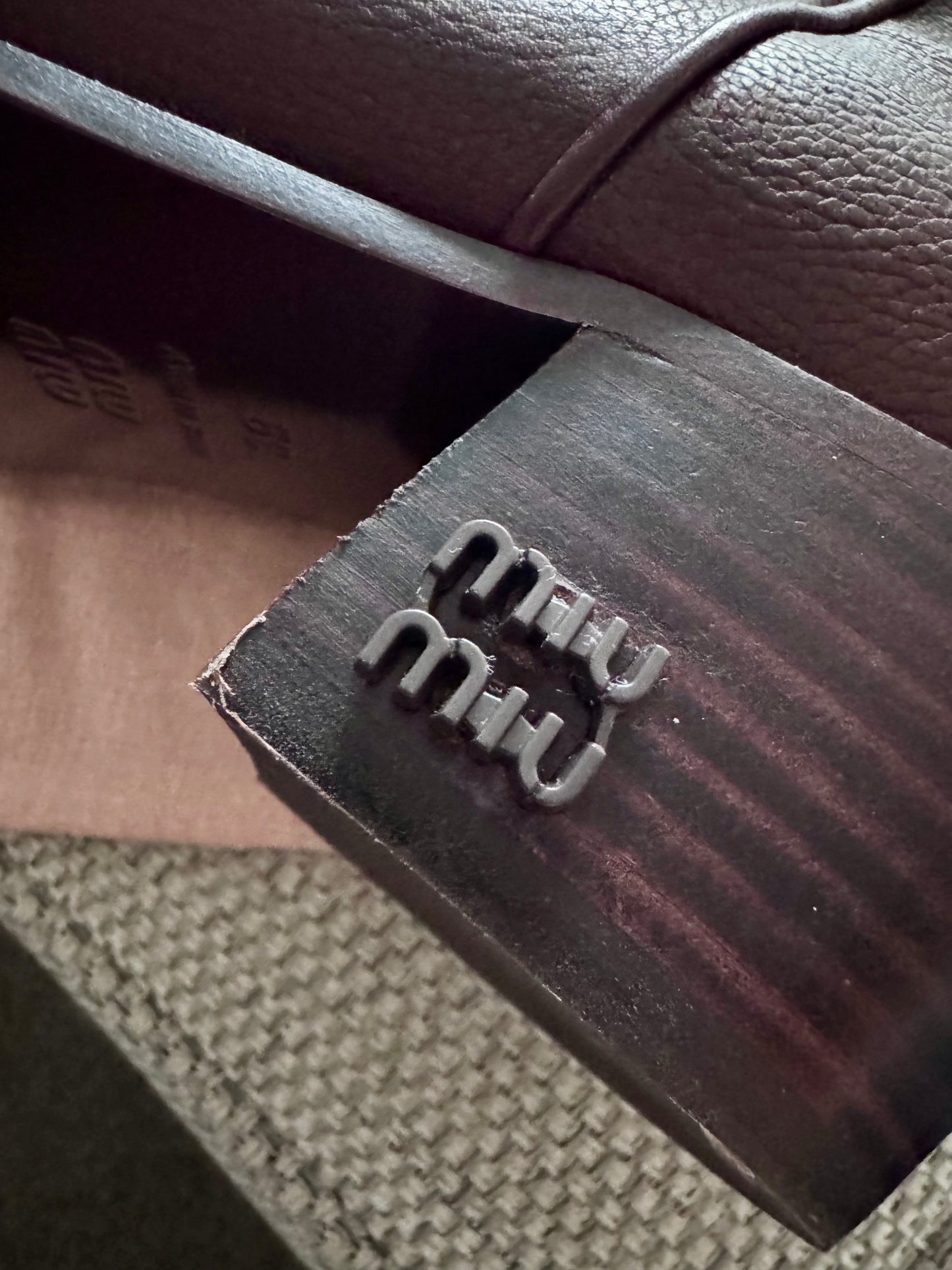 Logo Boots