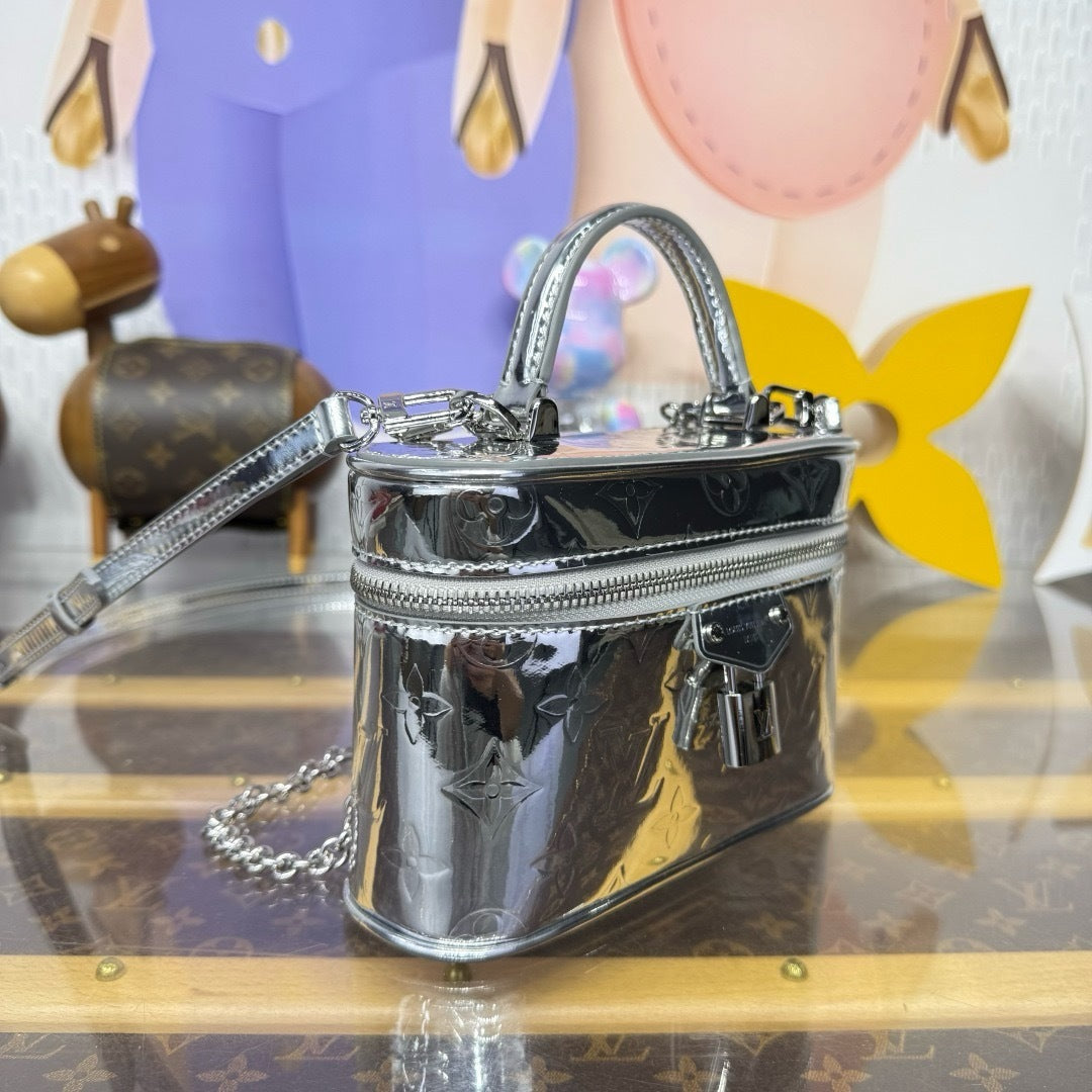 Vanity Chain Pouch