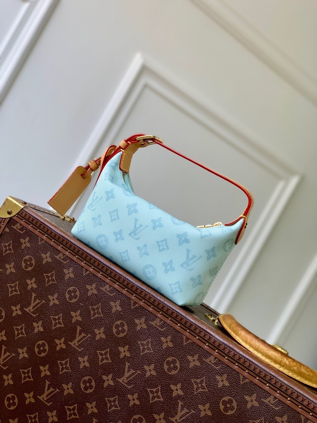 Hills Pochette