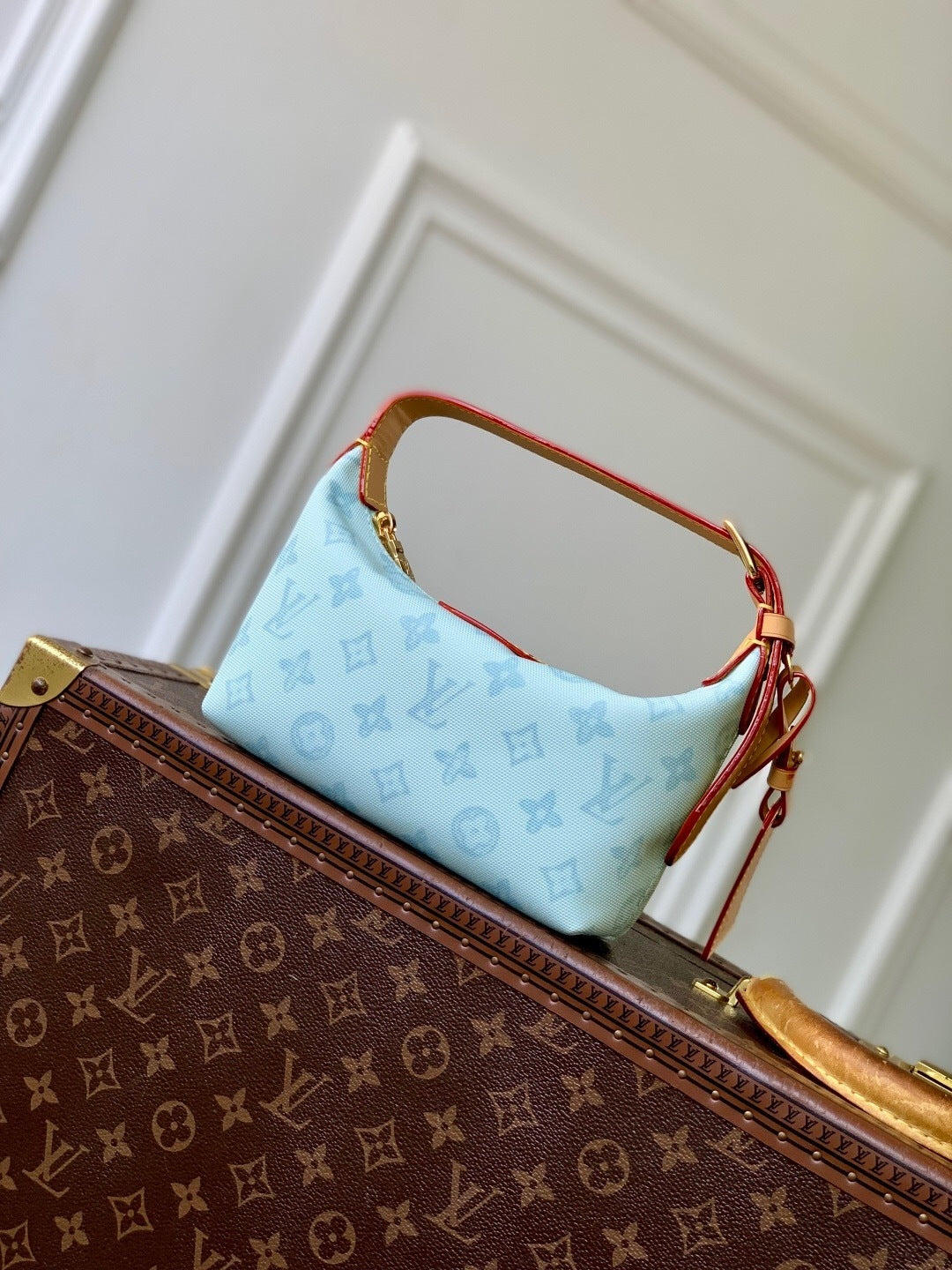 Hills Pochette