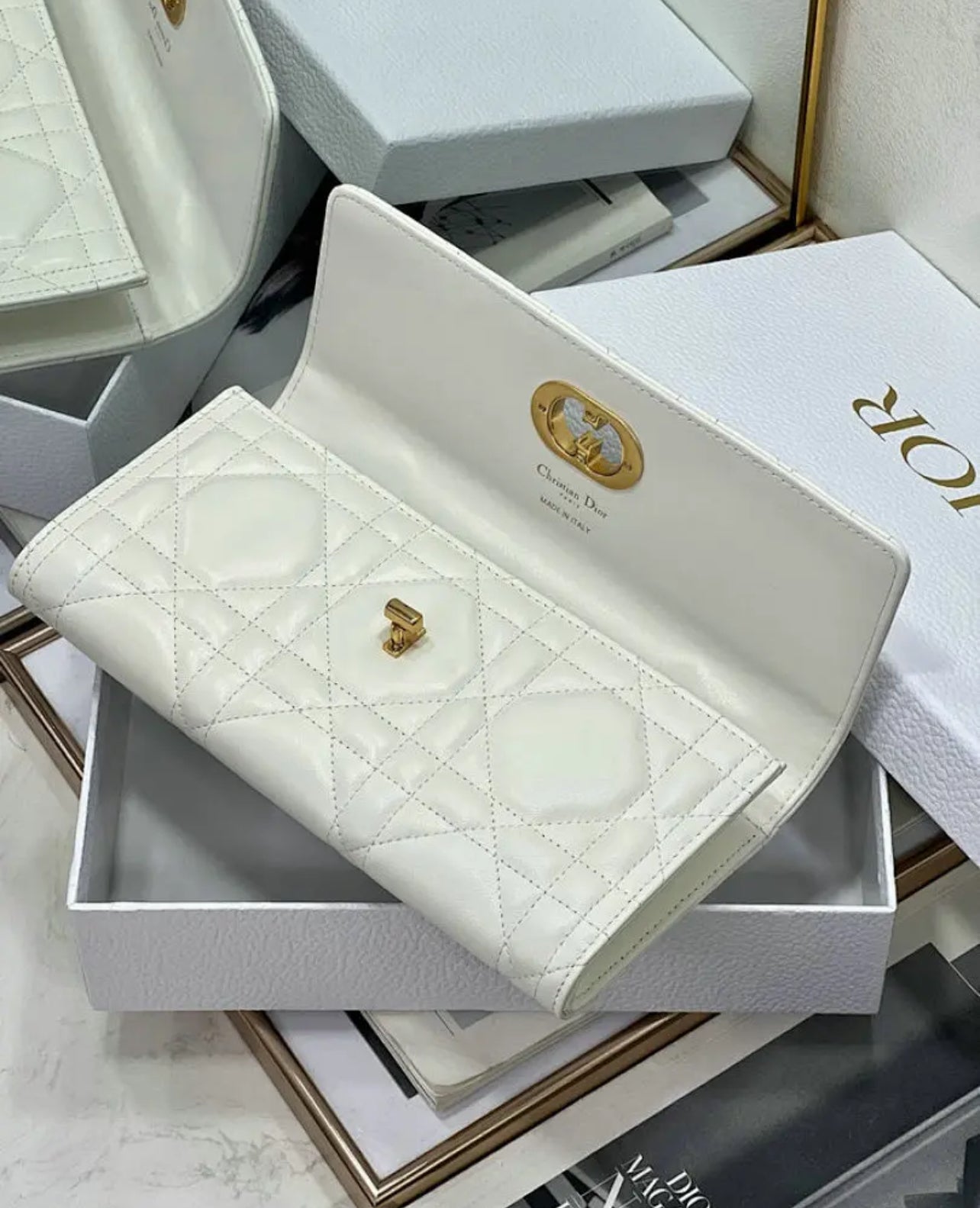 Caro Top Handle