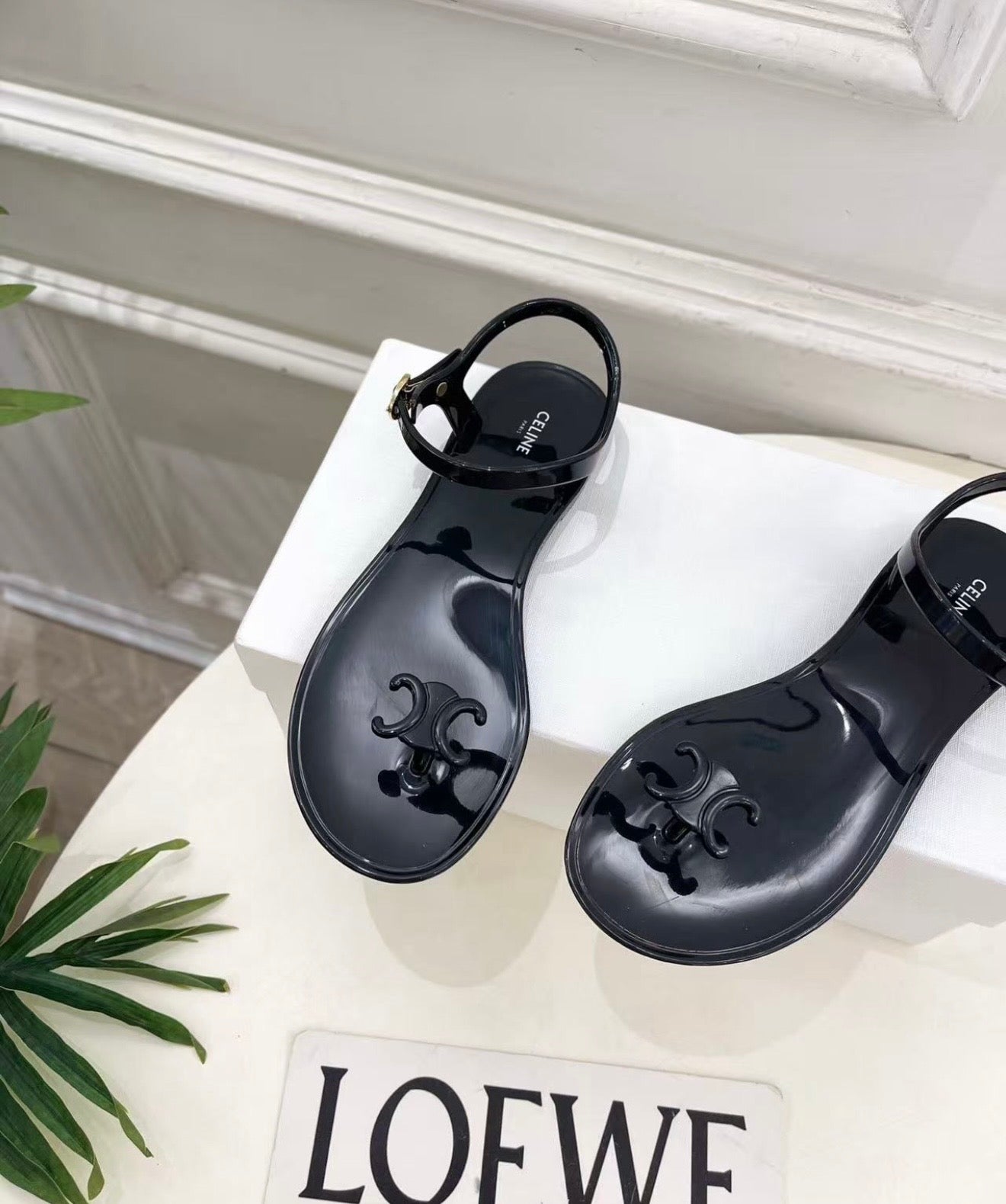 Triomphe Sandals
