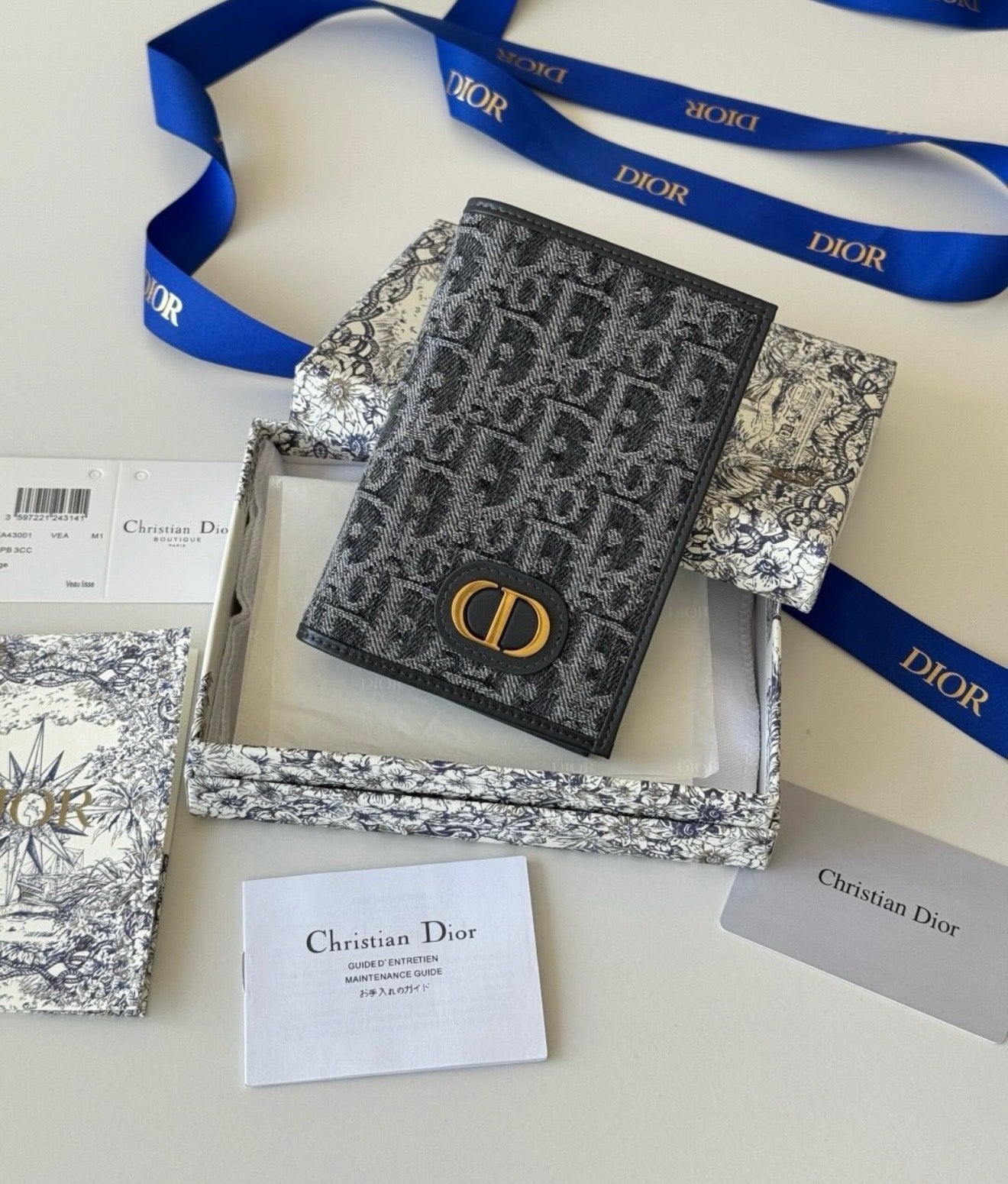 Oblique Passport Cover