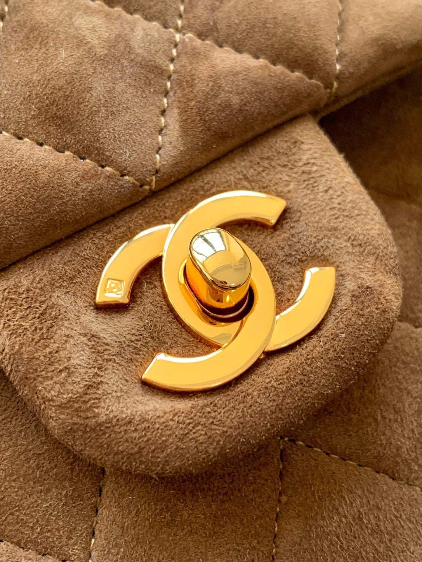 Suede Classic Flap