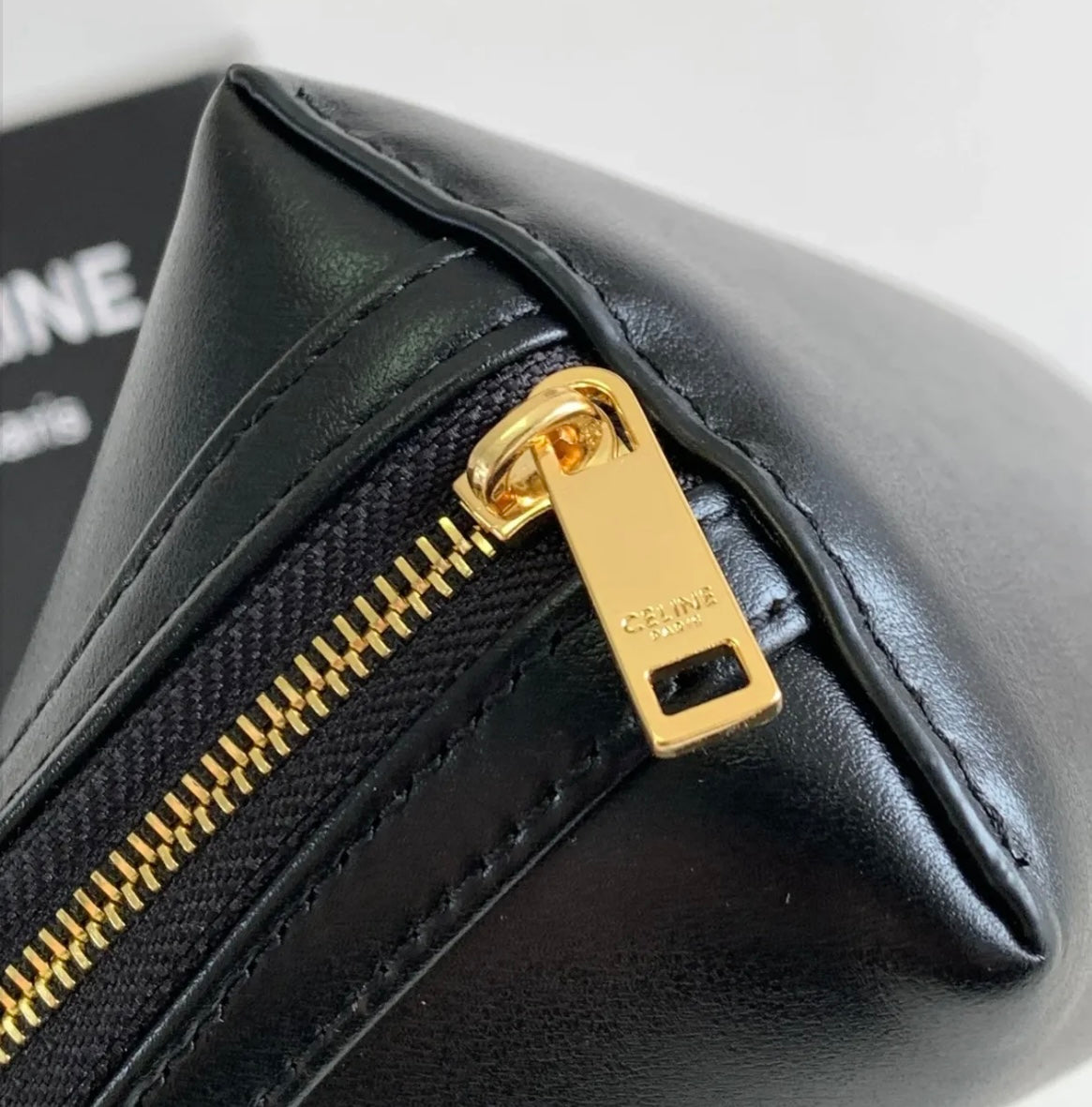 Triomphe Chain Pouch