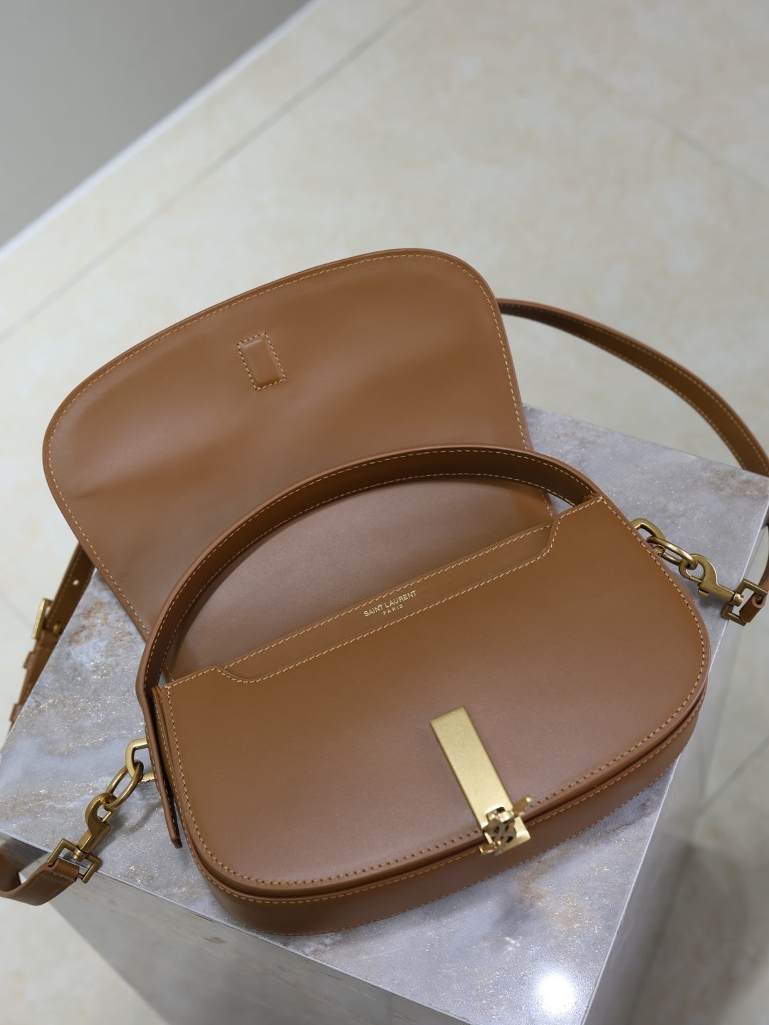 Voltaire Top Handle