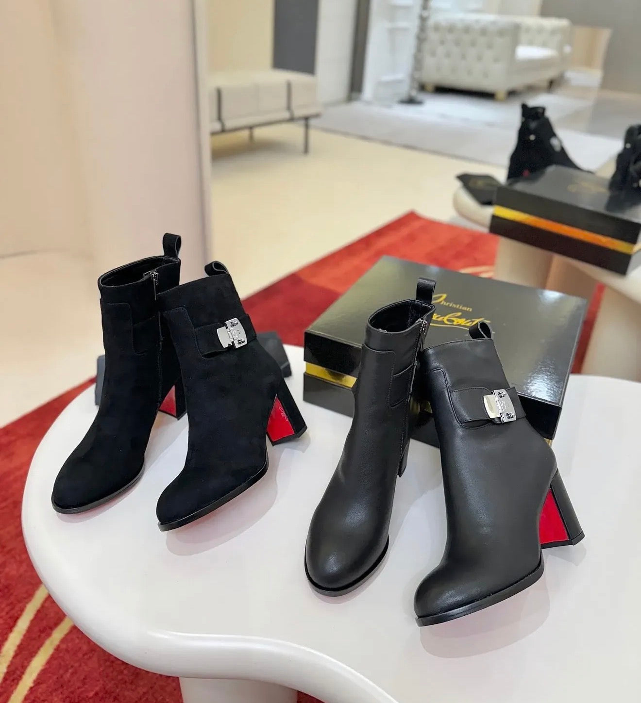 Logo Boots