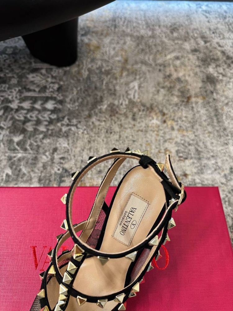 Lace Pumps