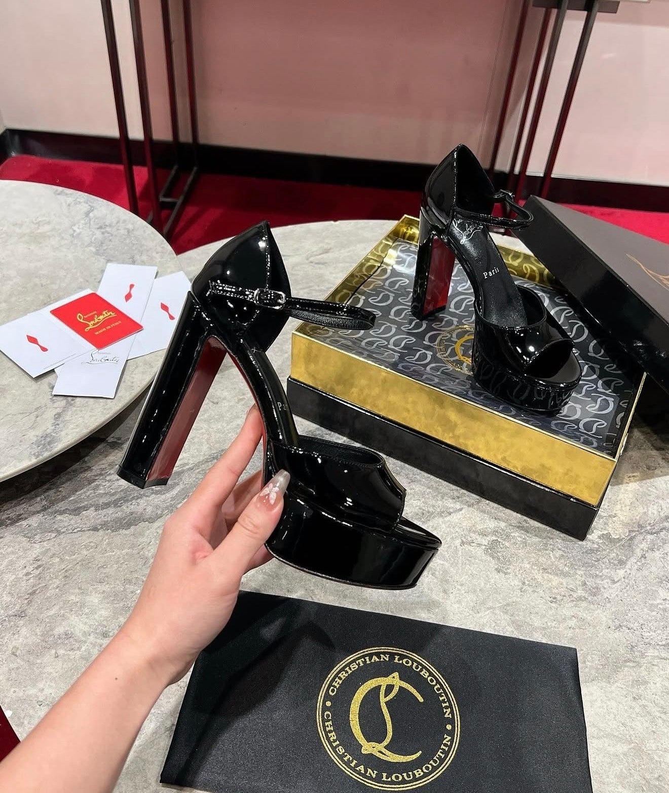 Sandaloo Sandals