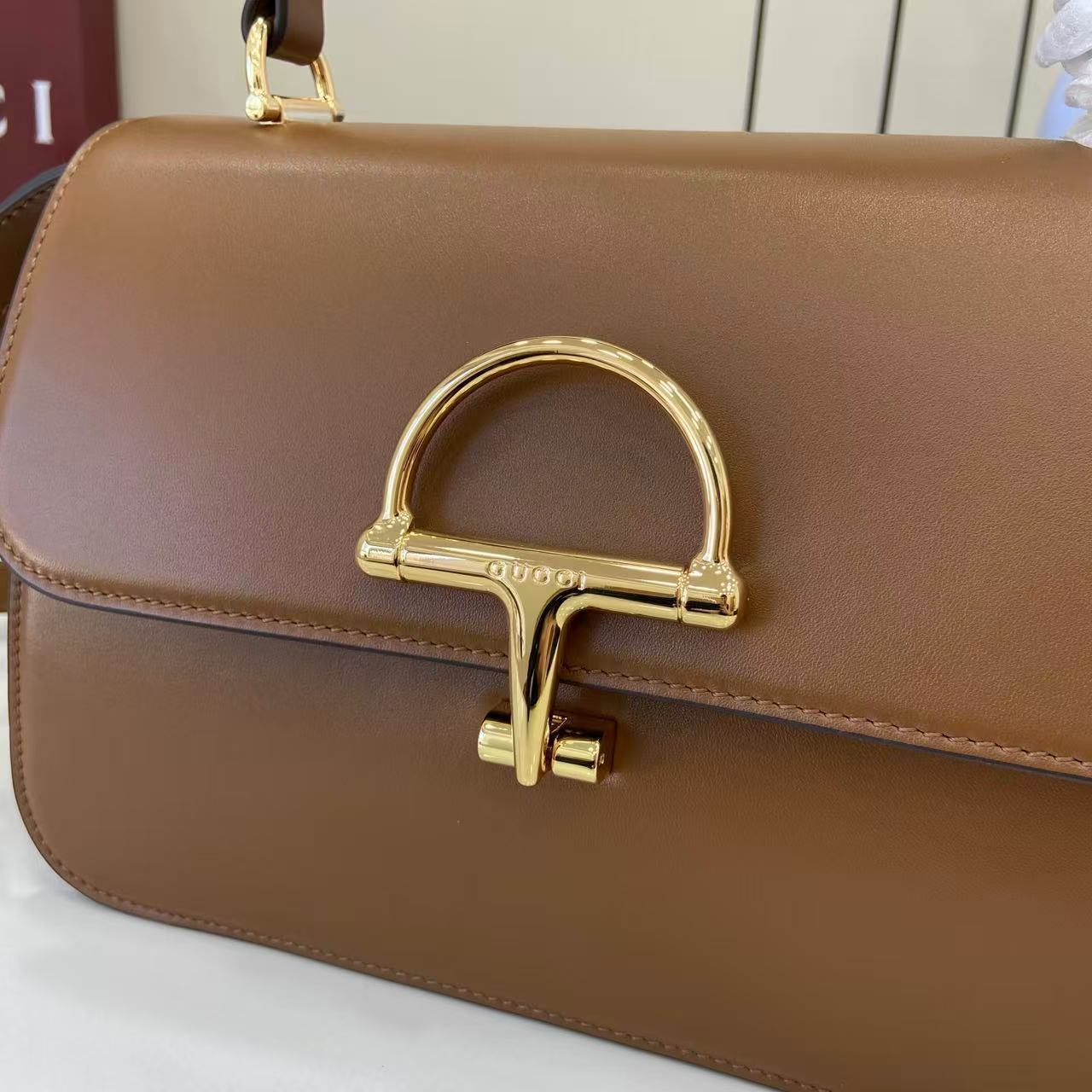 Half Horsebit Top Handle