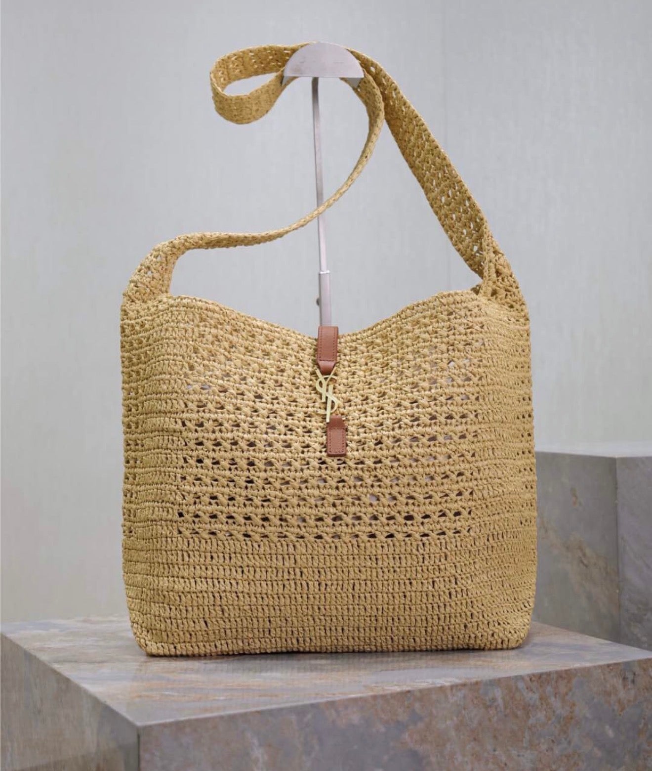 Raffia Hobo