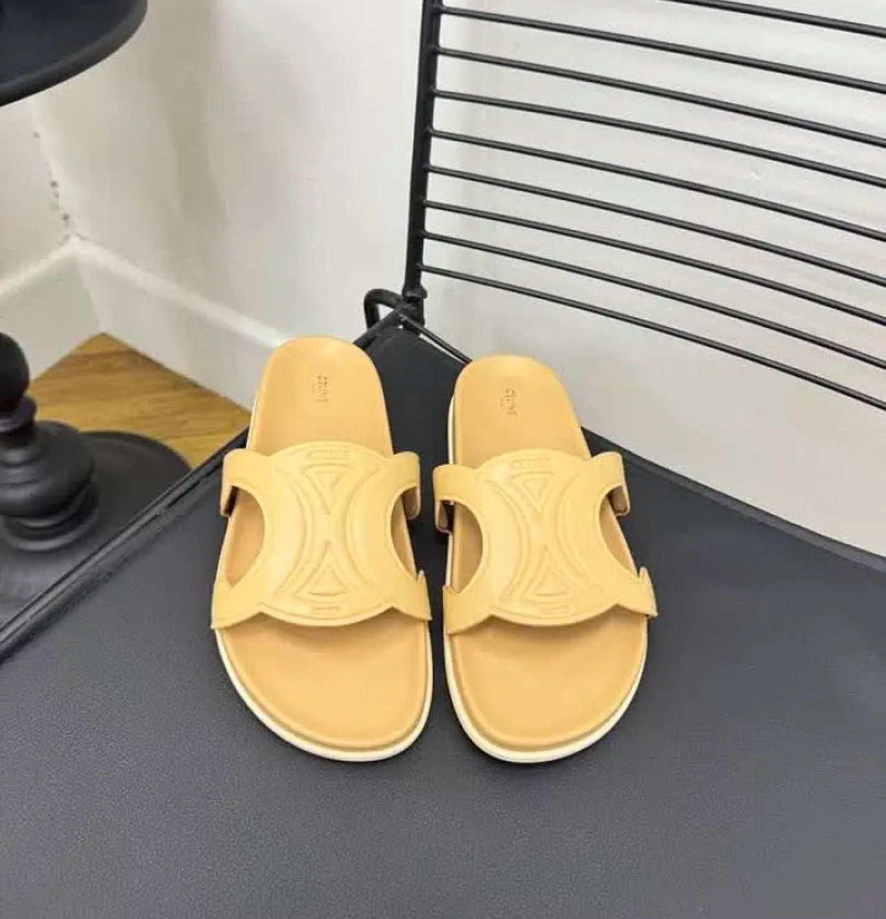 Triomphe Sandals
