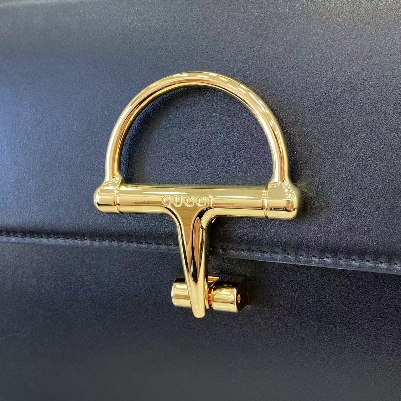 Half Horsebit Top Handle