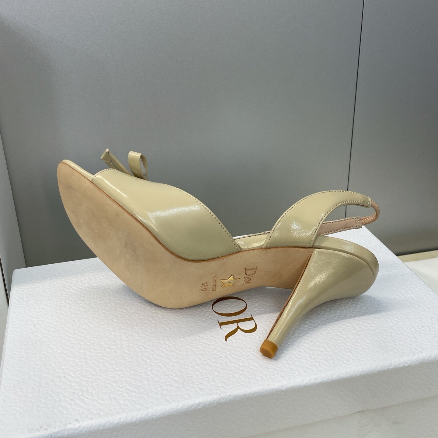 Bow Sandals