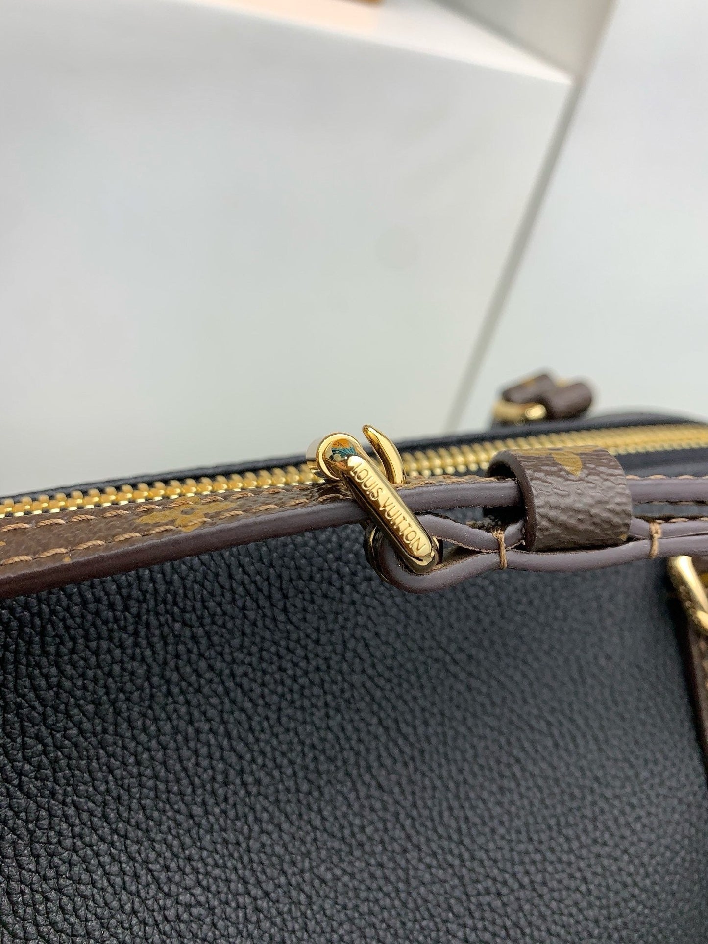 Express Medium Bag