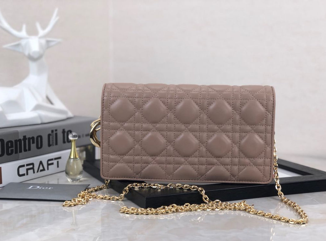 Lady D Clutch