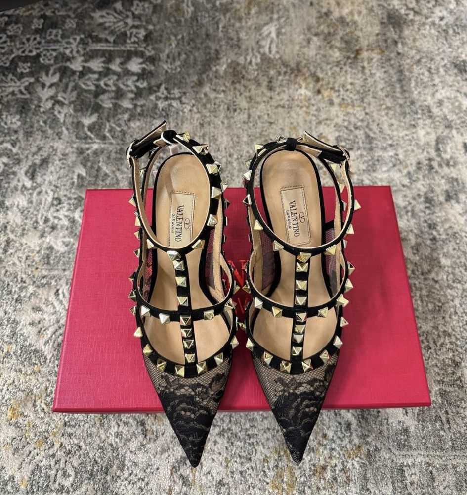 Lace Pumps