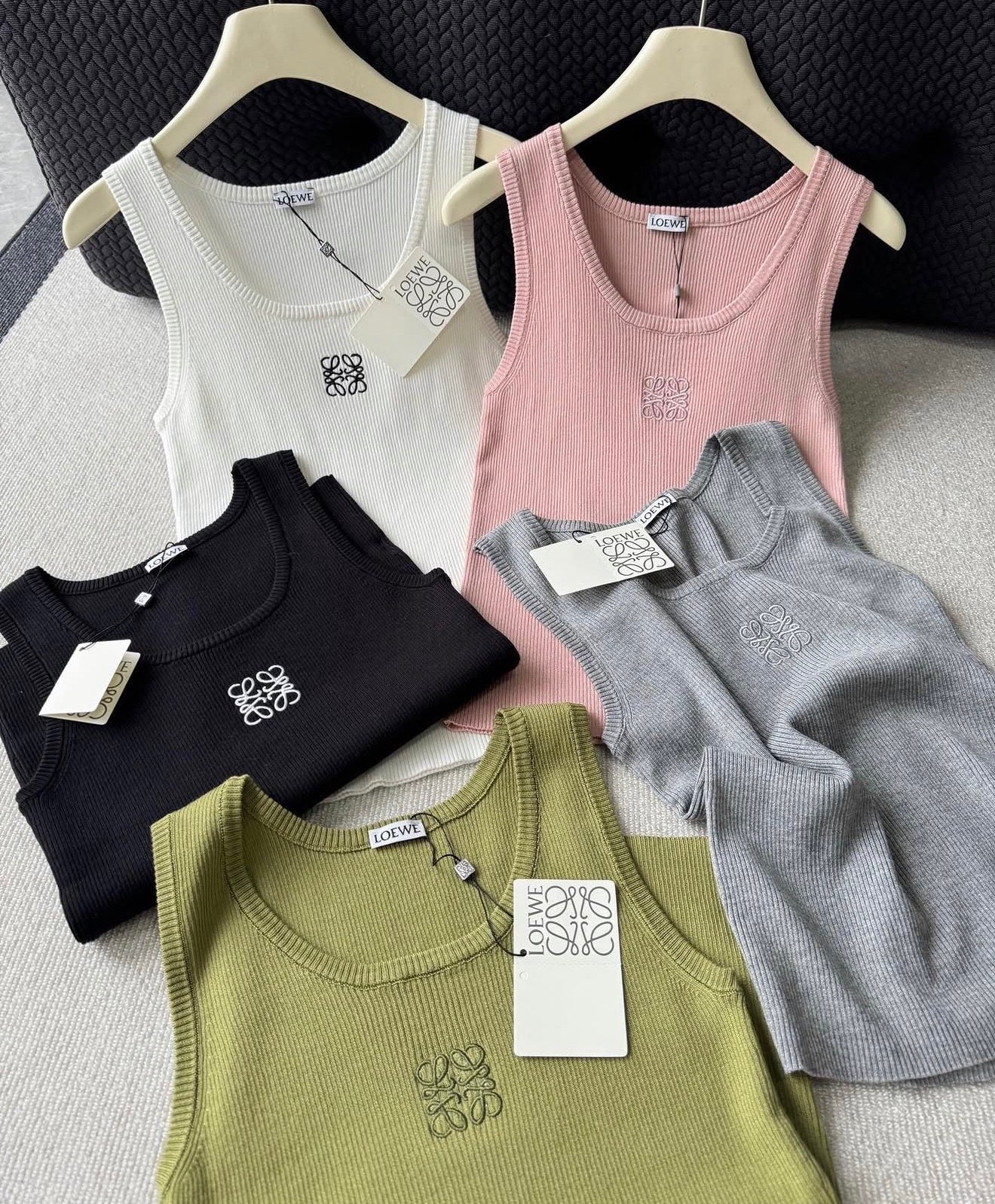 Logo Vest