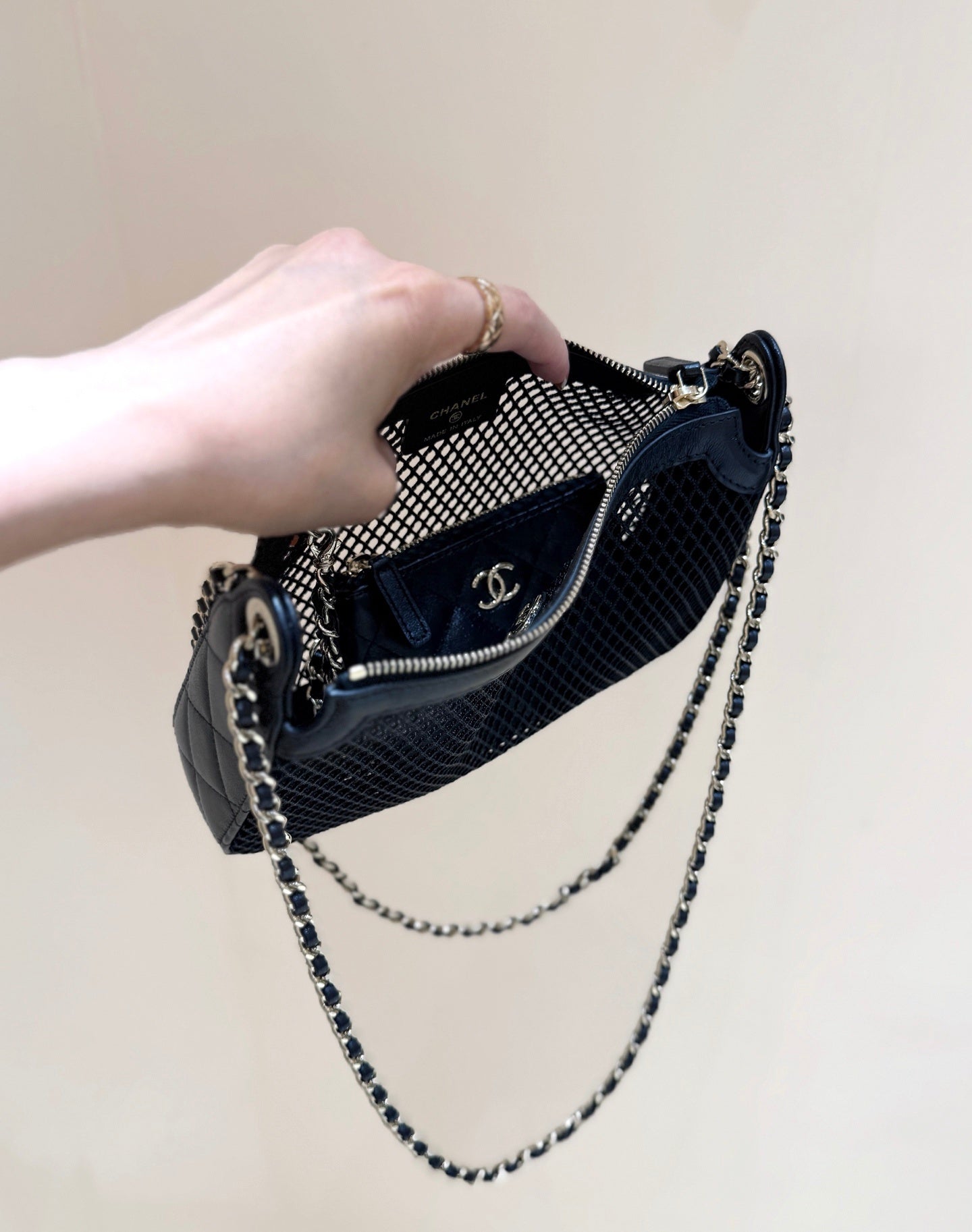 Mesh Chain Clutch